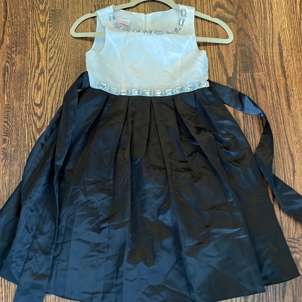 Black and White Girls la princesses dress